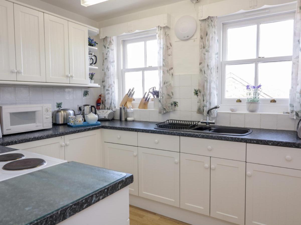 8B Fore Street Salcombe Exterior photo